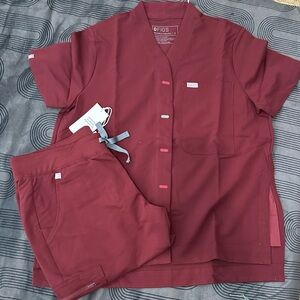 Figs Burgundy Set